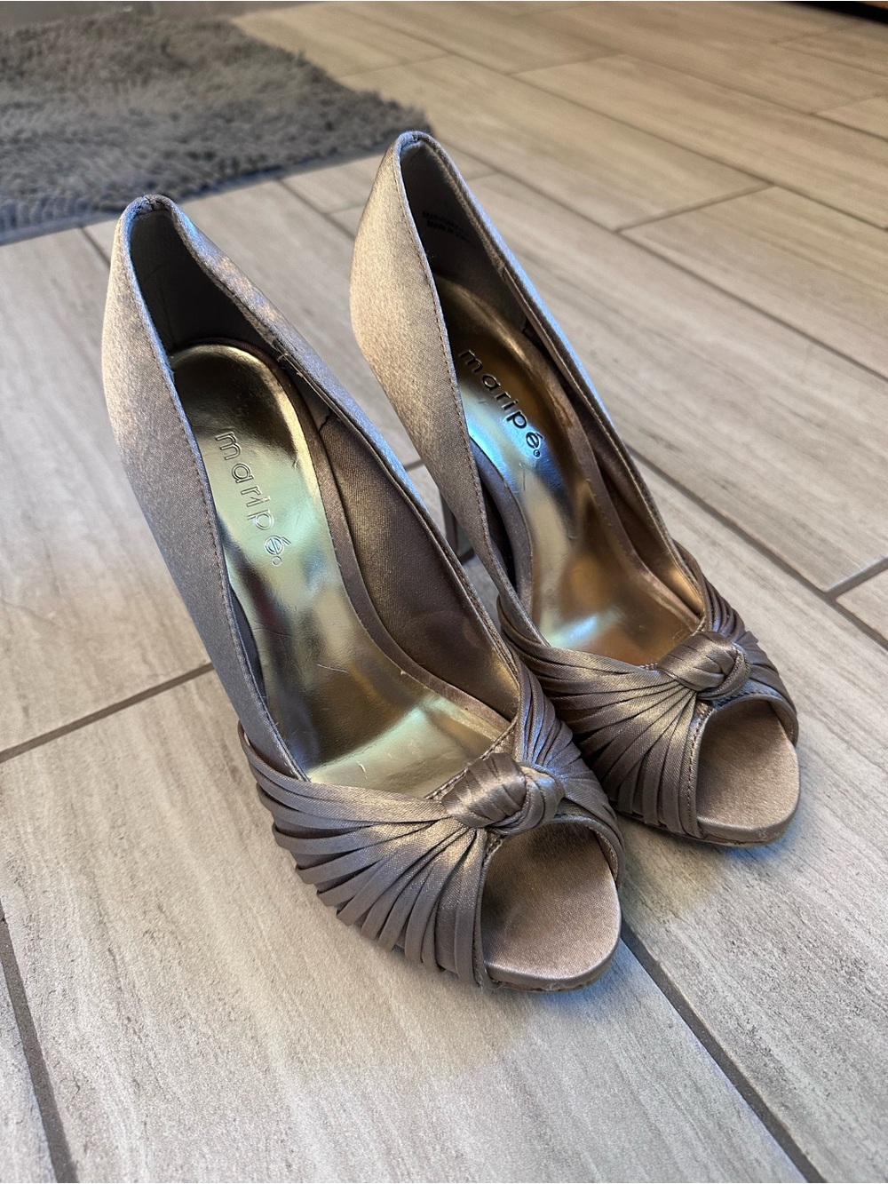 Maripe Taupe Satin Peep-Toe Heels with Knotted Front Size 6